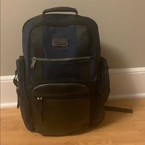 Tumi Alpha Bravo Sheppard Deluxe